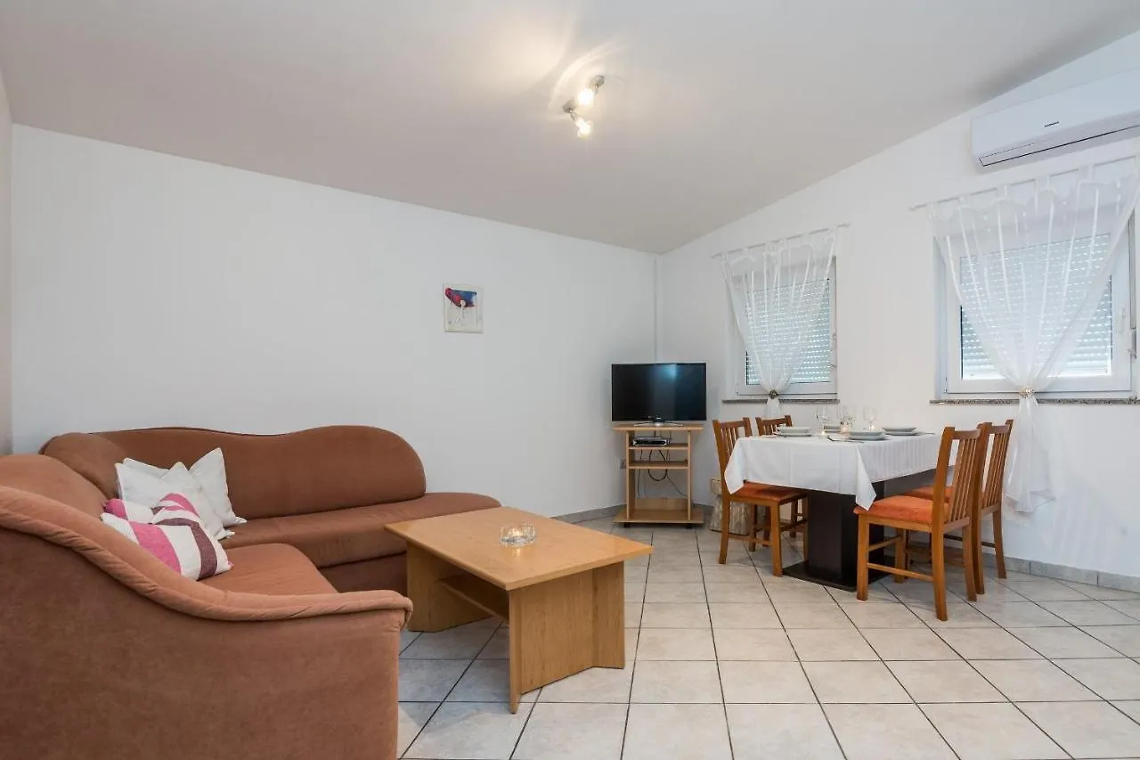 Apartments By The Sea Vir - 20333