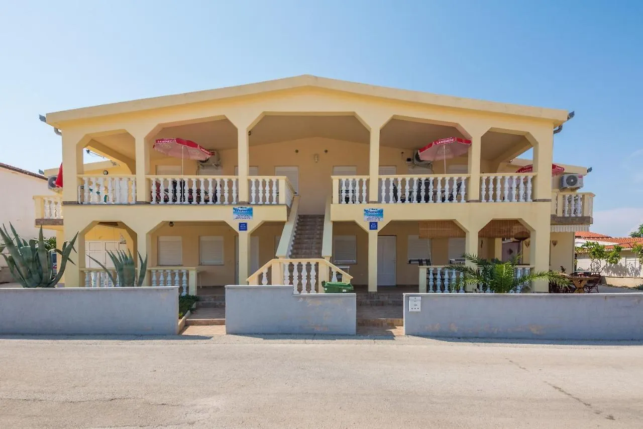Apartments By The Sea Vir - 20333