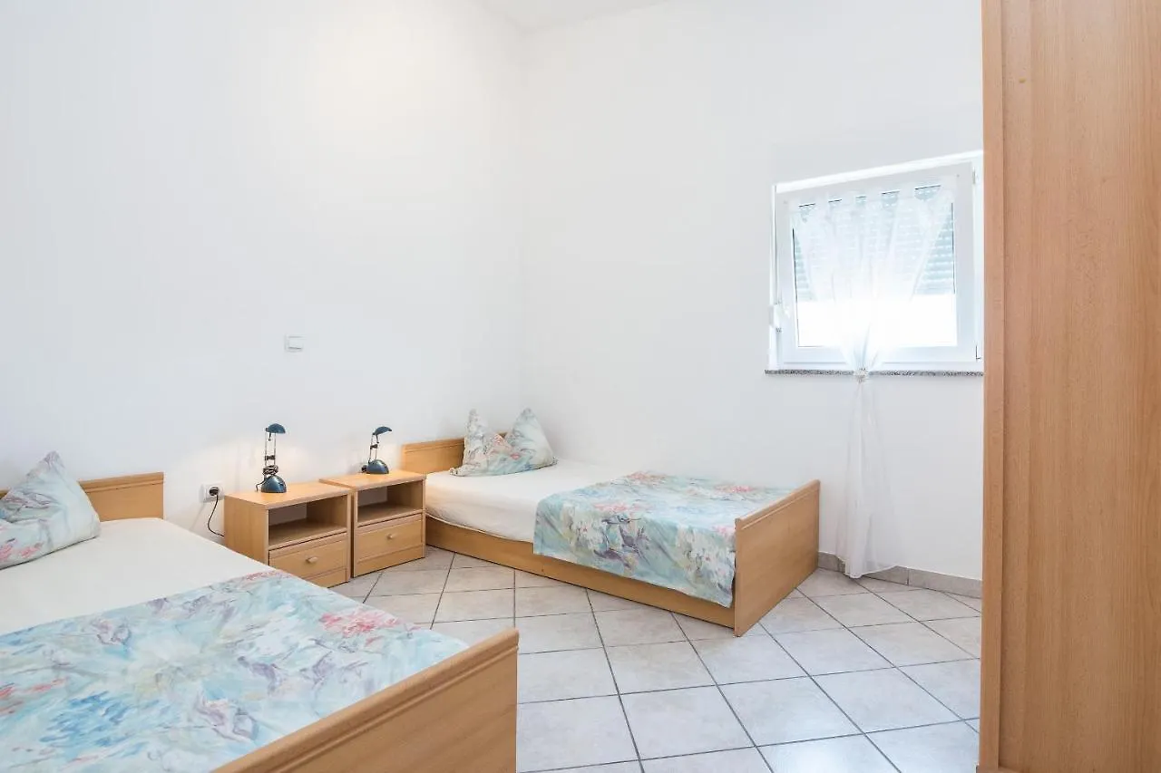 Apartments By The Sea Vir - 20333