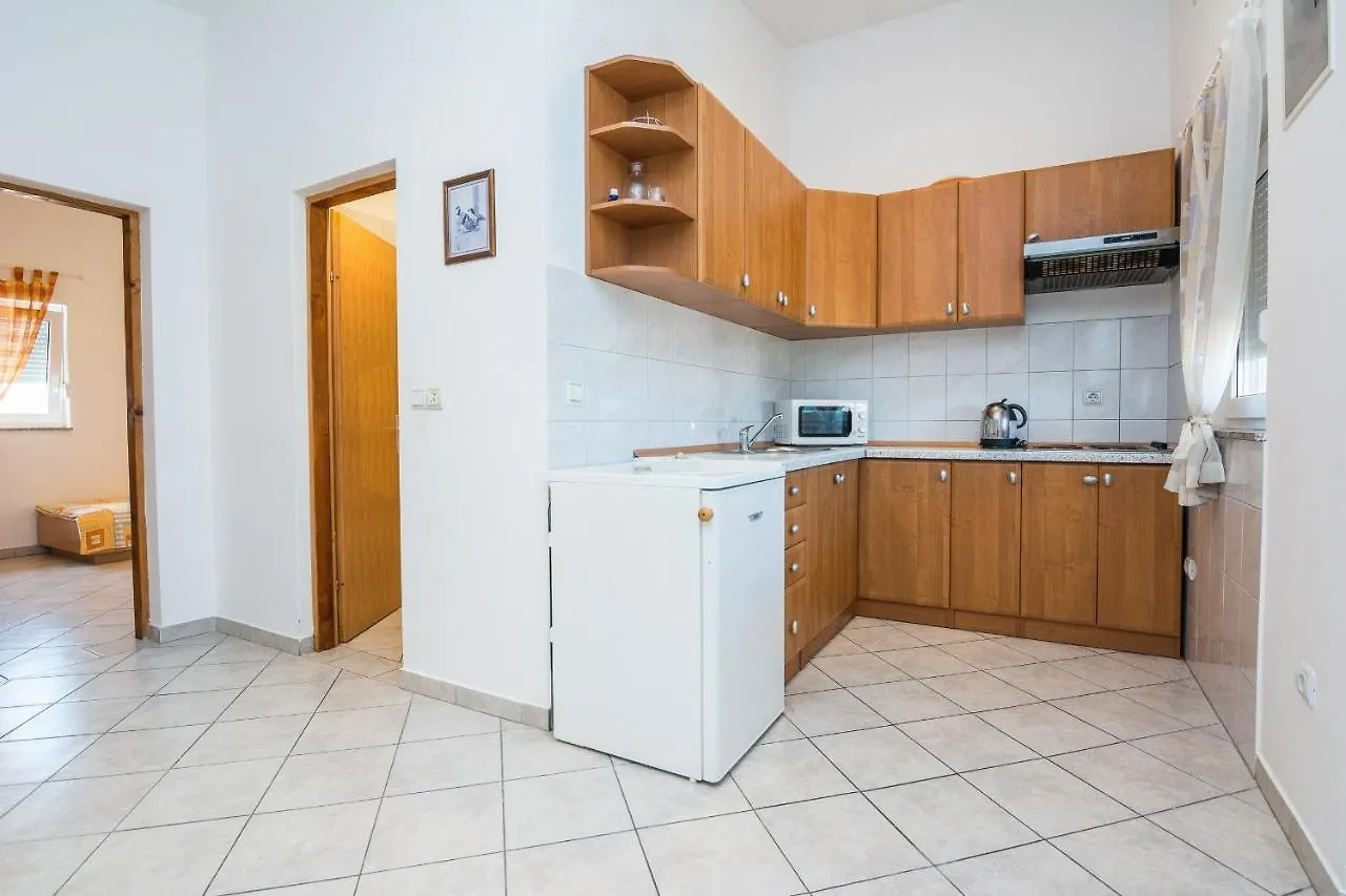 Apartments By The Sea Vir - 20333