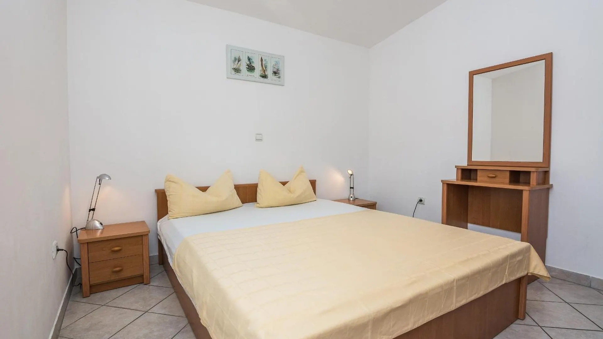 Apartments By The Sea Vir - 20333 Croatia